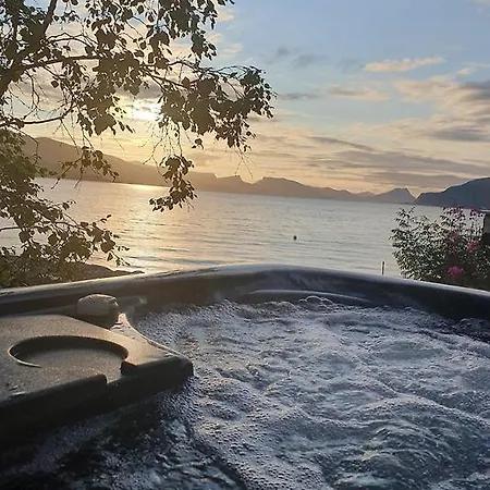 Småstranda Fjord *