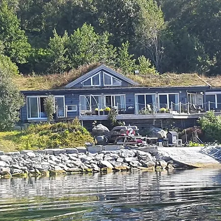 Semesterbostad Småstranda Fjord Aheim