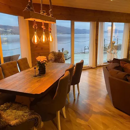 Smastranda Fjord 펜션