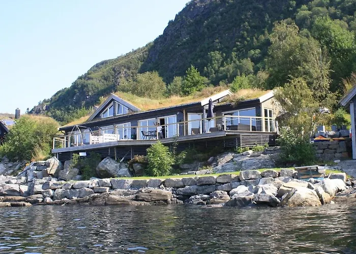 Småstranda Fjord * Aheim